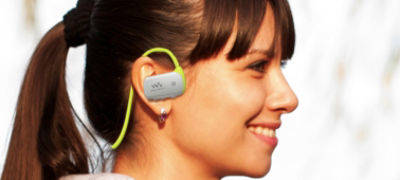Imagine cu Walkman® rezistent la apa cu NFC si Bluetooth®