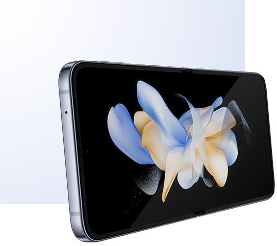 Un Galaxy Z Flip4 in Blue, deschis, vizualizat intr-un unghi care isi prezinta partea superioara si Main Screen. Pe Main Screen are un fundal colorat, asemanator unei panglici.