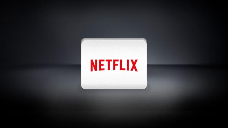 logoul Netflix sunt aranjate pe fundalul negru.