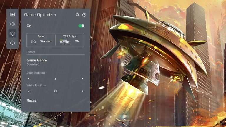 Un ecran TV care afișează o fotografiere o navă spațială care atacă un oraș și funcția Game Optimizer de la LG OLED de pe partea stângă, care reglează setarea jocului.
