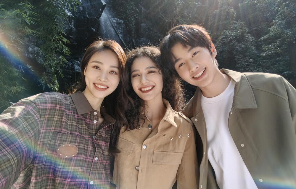 Selfie cu unghi larg frontal HUAWEI nova 11